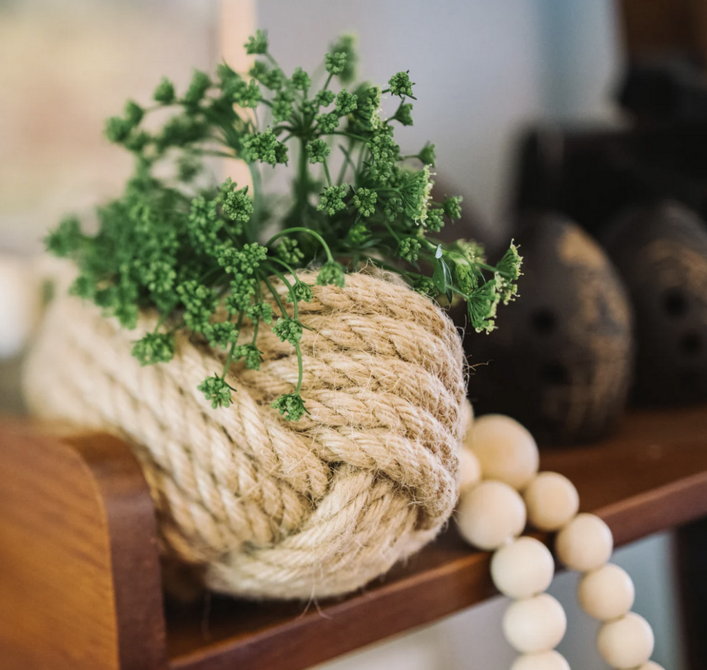 This is a jute planter as an example of nature wedding favors.